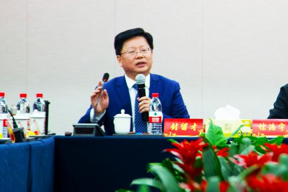 集團與泰州中學聯合舉辦“校企同關愛，勵學助成長”座談會